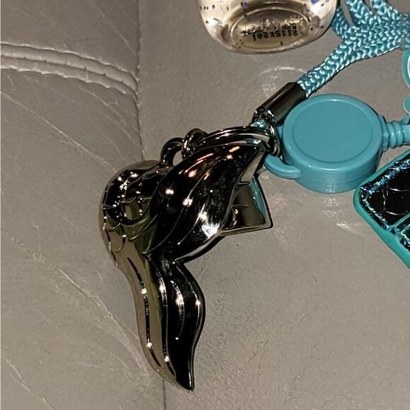 Bath & Body Works Wearable Lanyard Pocketbac Holder, ID Badge Card Holder New - Picture 3 of 10